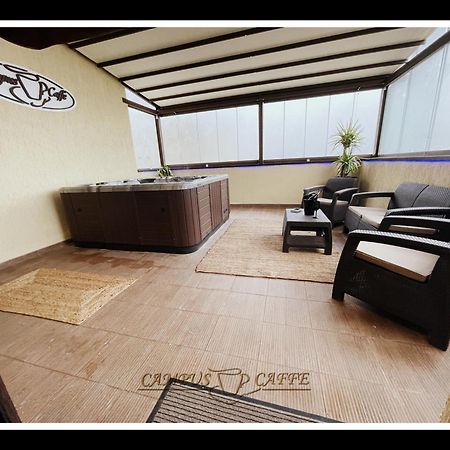 Campus Caffe Mansion Hotel Buzău Værelse billede