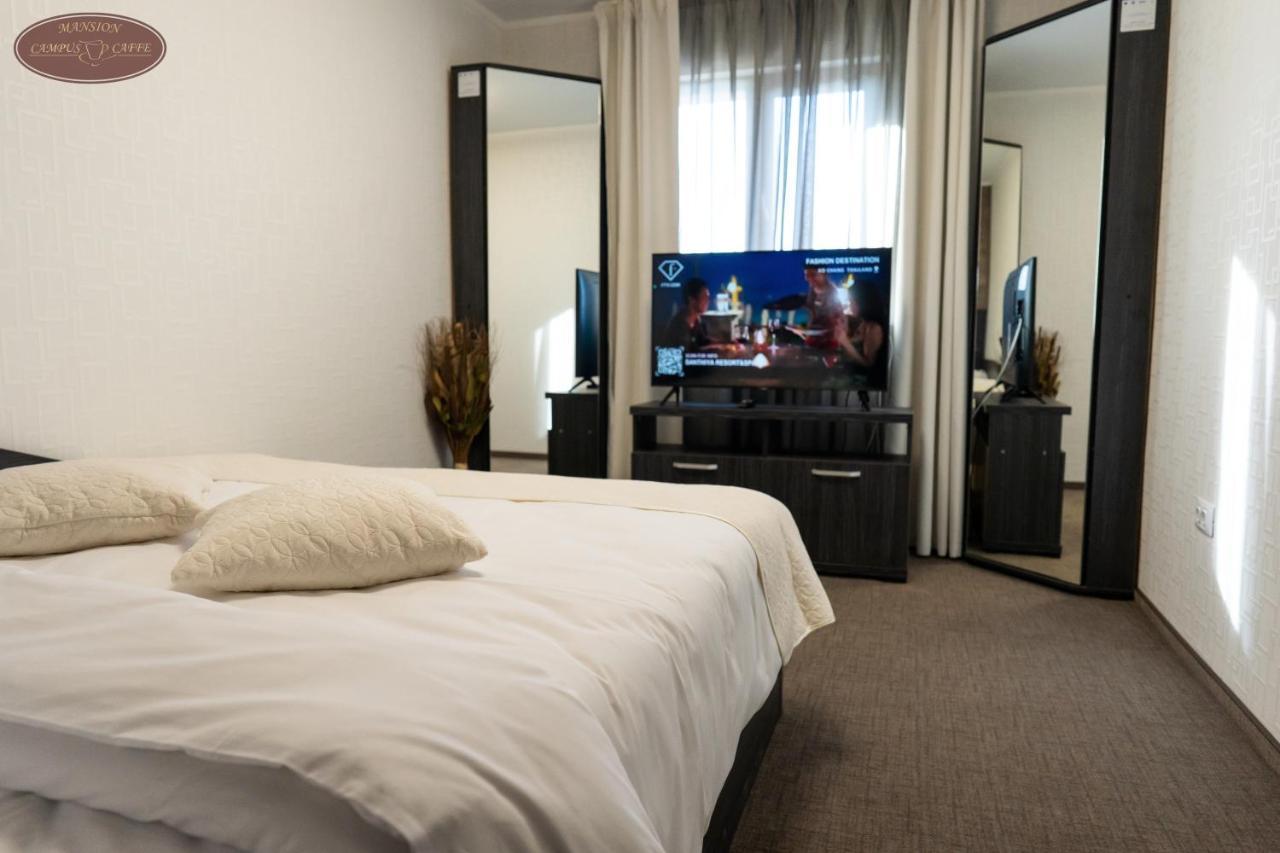 Campus Caffe Mansion Hotel Buzău Eksteriør billede