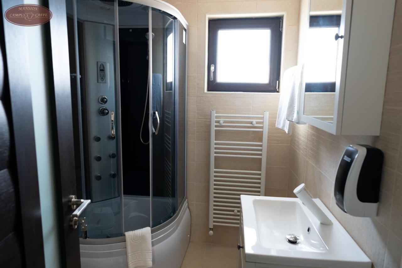 Campus Caffe Mansion Hotel Buzău Eksteriør billede