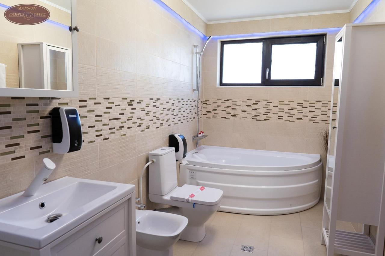 Campus Caffe Mansion Hotel Buzău Eksteriør billede