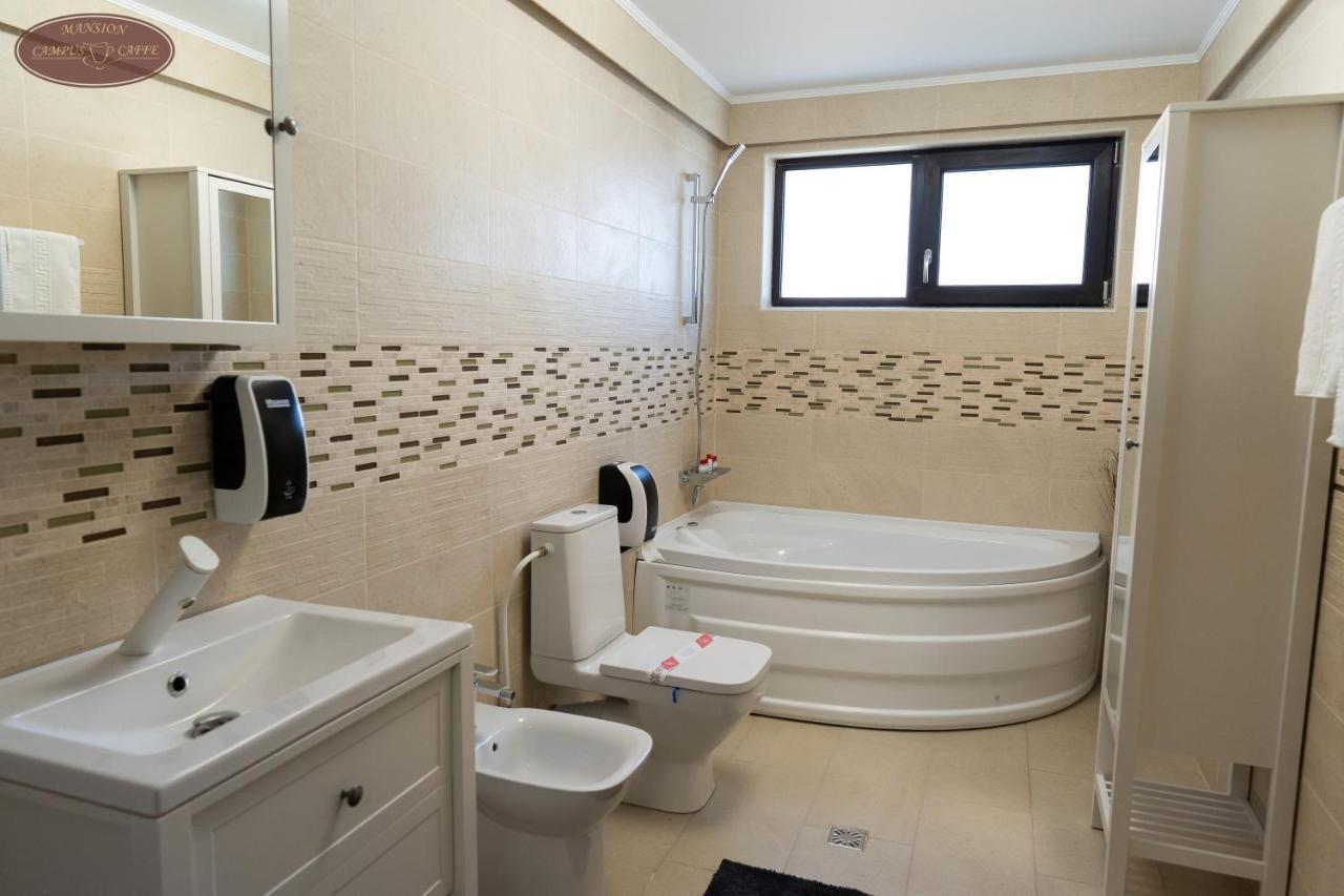 Campus Caffe Mansion Hotel Buzău Eksteriør billede