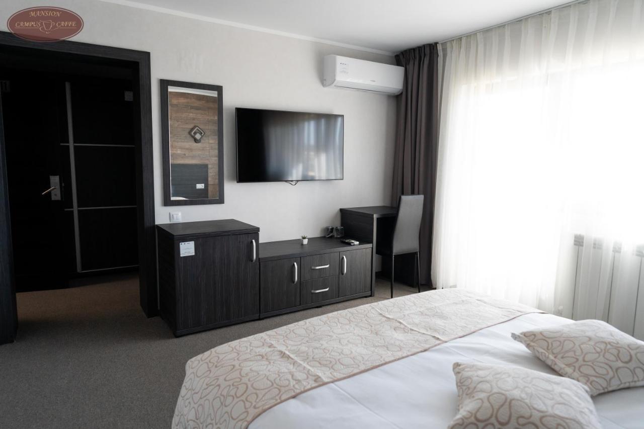 Campus Caffe Mansion Hotel Buzău Eksteriør billede