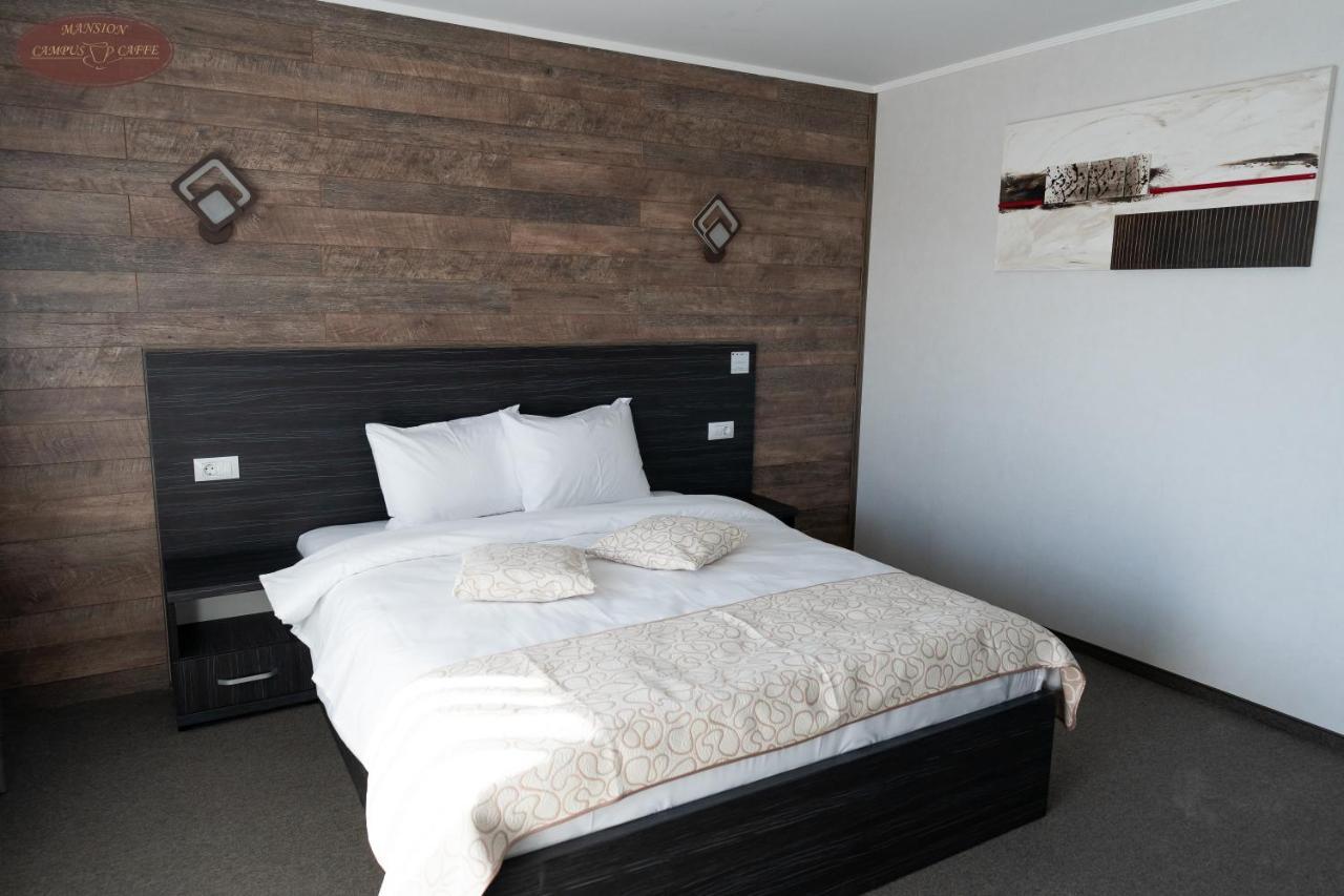 Campus Caffe Mansion Hotel Buzău Eksteriør billede