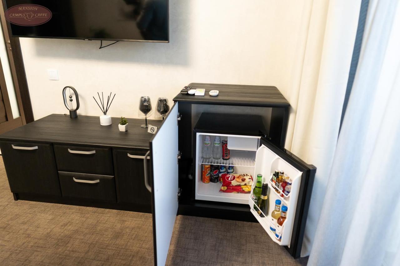Campus Caffe Mansion Hotel Buzău Eksteriør billede