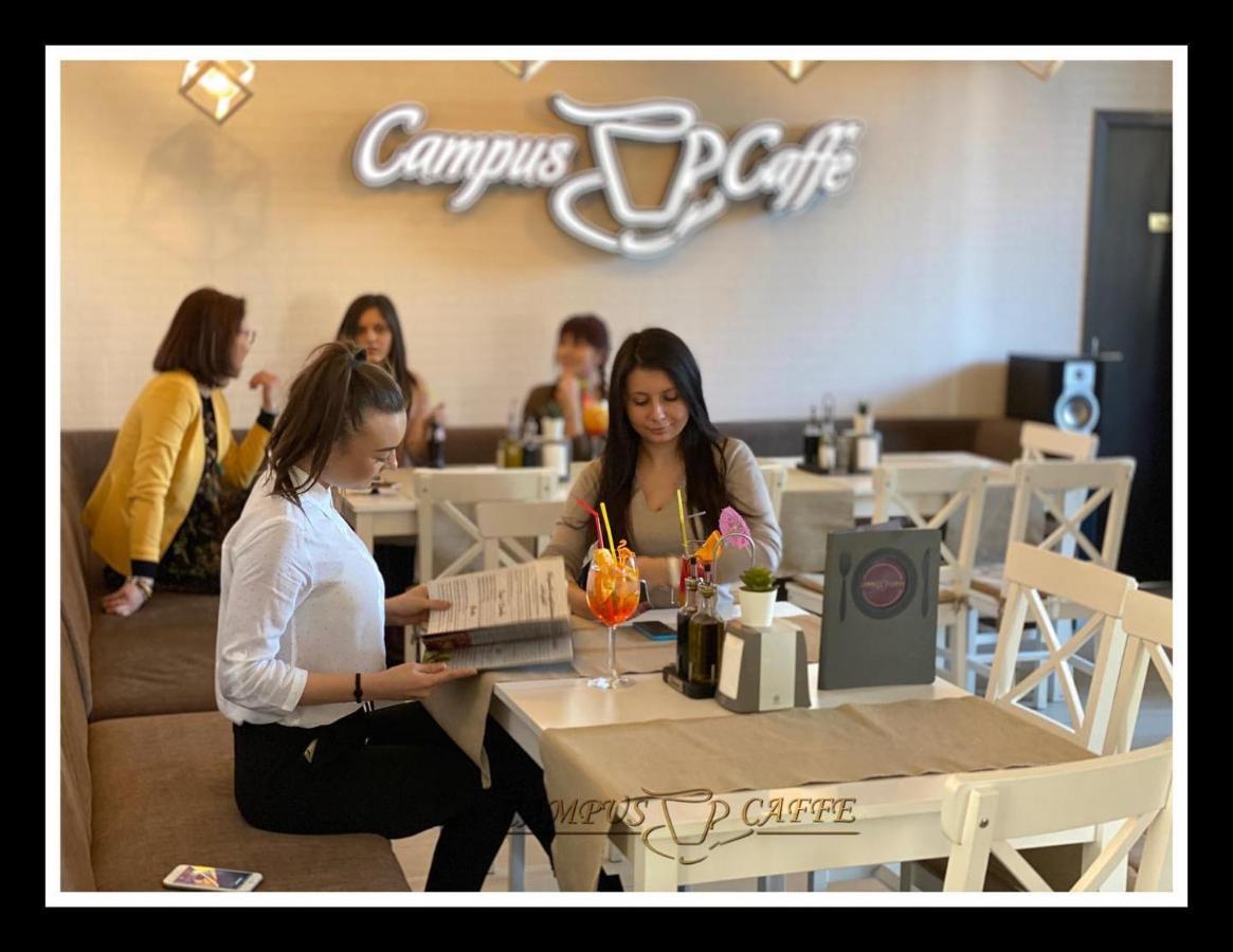 Campus Caffe Mansion Hotel Buzău Eksteriør billede