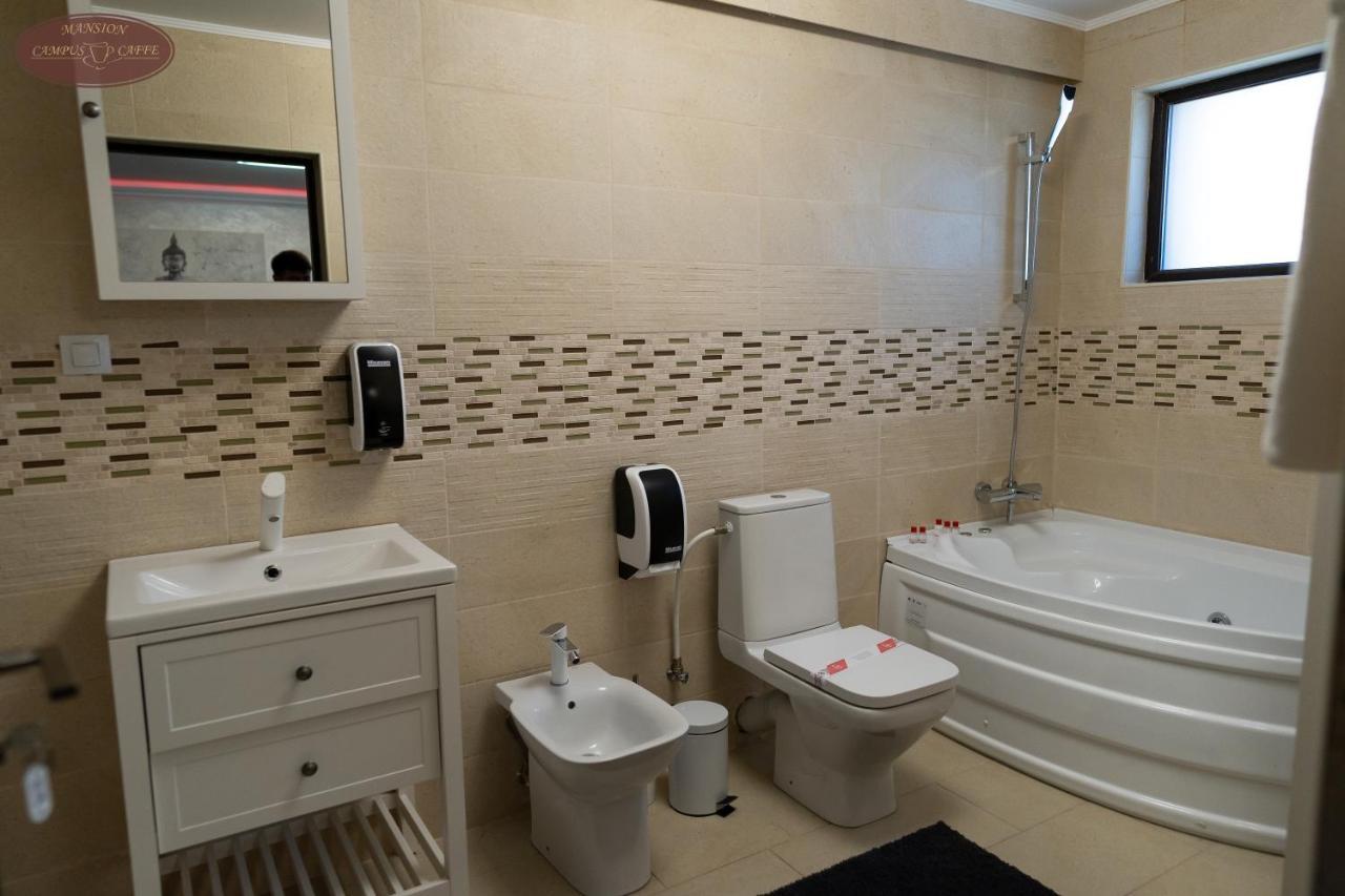 Campus Caffe Mansion Hotel Buzău Eksteriør billede